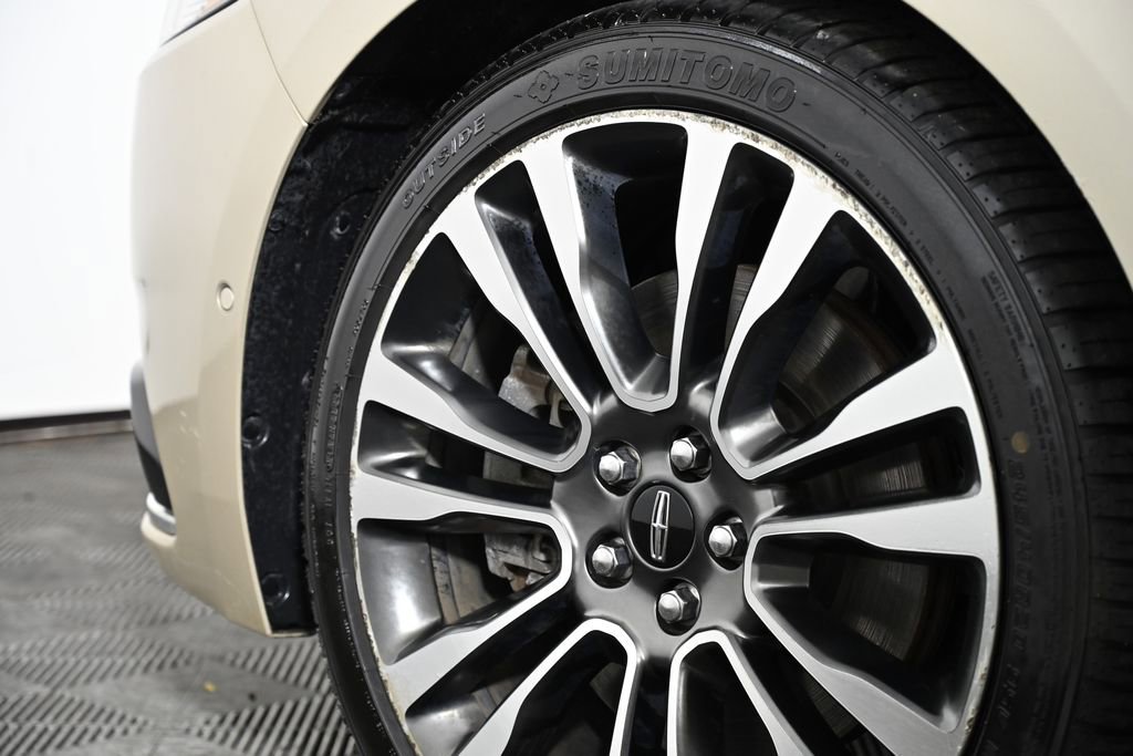 Used 2017 Lincoln Continental Reserve w/ Technology Package FWD image 36