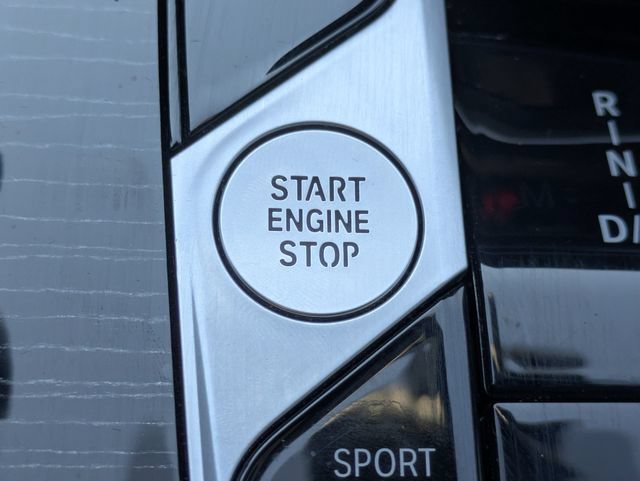 Used 2024 BMW X7 xDrive40i w/ M Sport Package AWD/4WD image 19