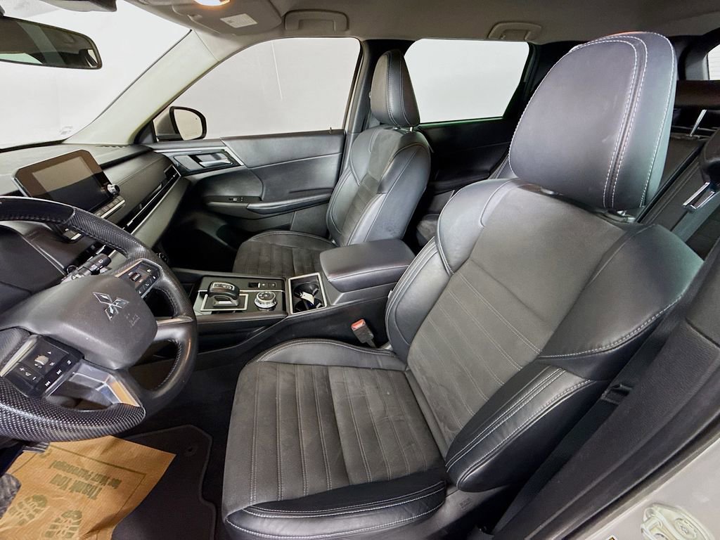 Used 2023 Mitsubishi Outlander SE FWD image 11
