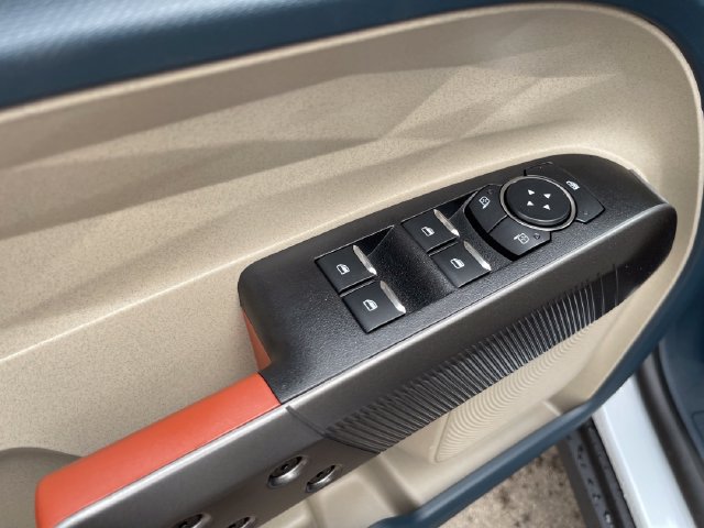 Used 2026 Ford Maverick Lariat AWD/4WD image 12