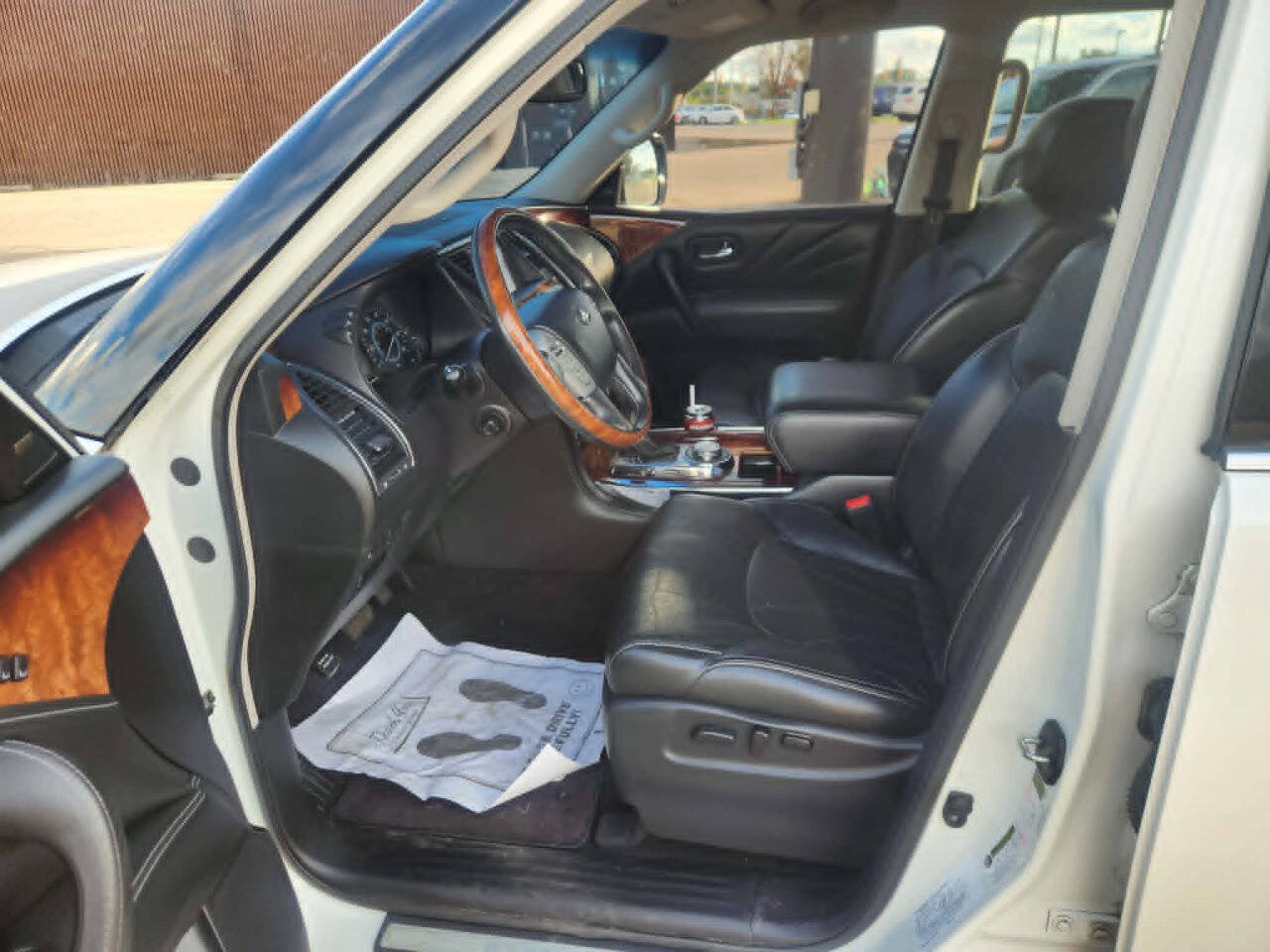 Used 2017 INFINITI QX80 4WD image 11