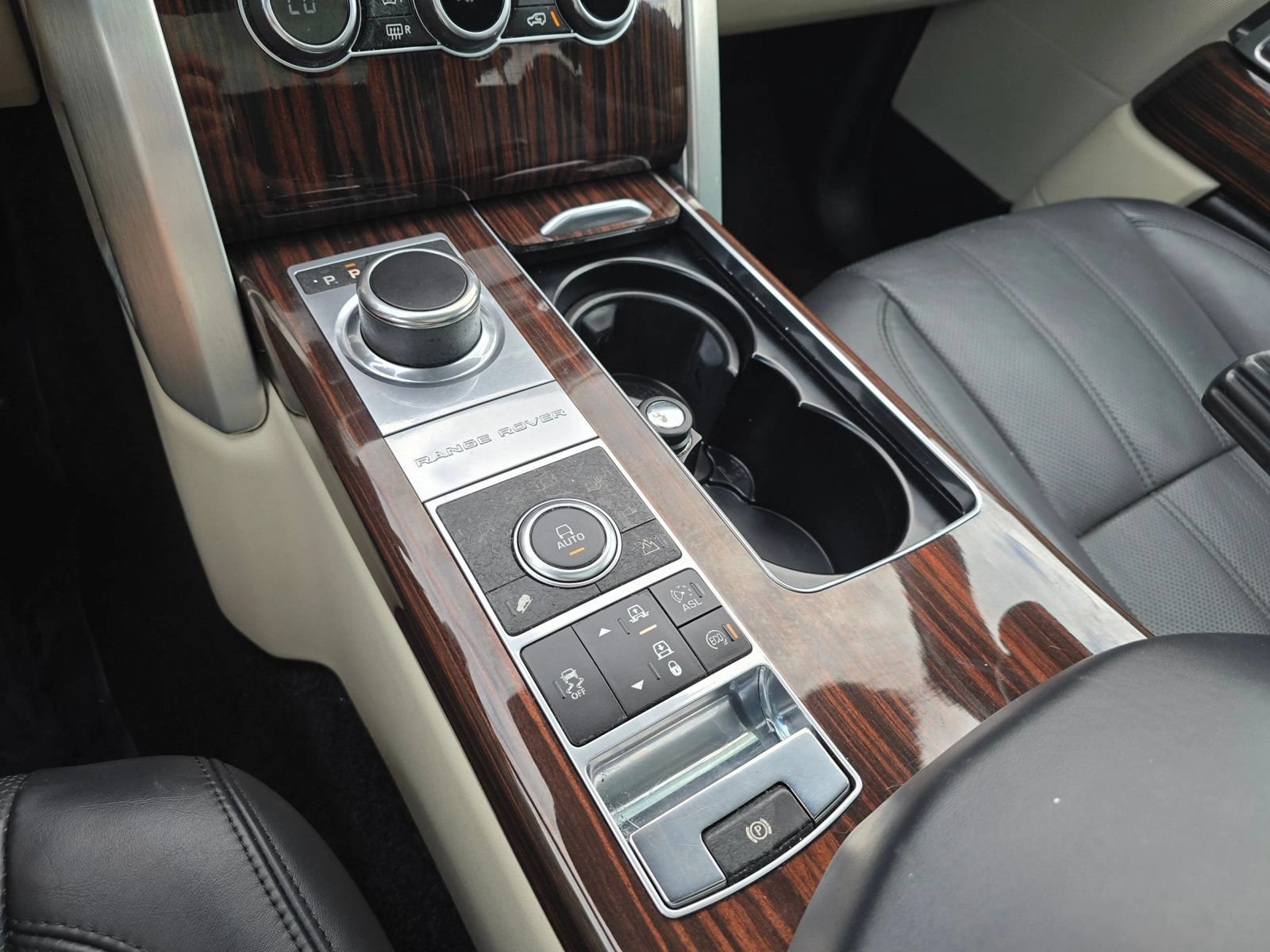 Used 2014 Land Rover Range Rover Supercharged AWD/4WD image 33
