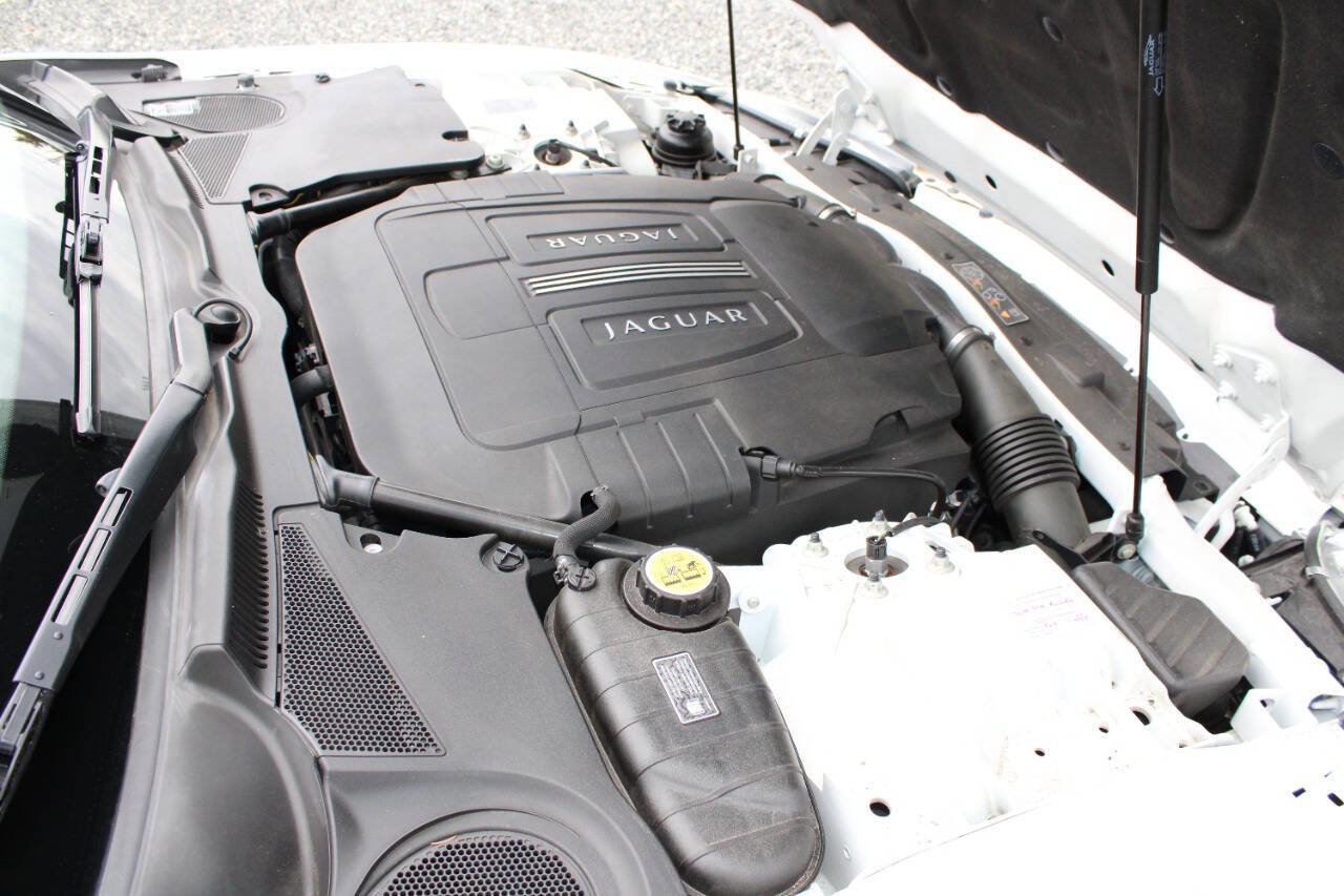 Used 2011 Jaguar XK Convertible image 33