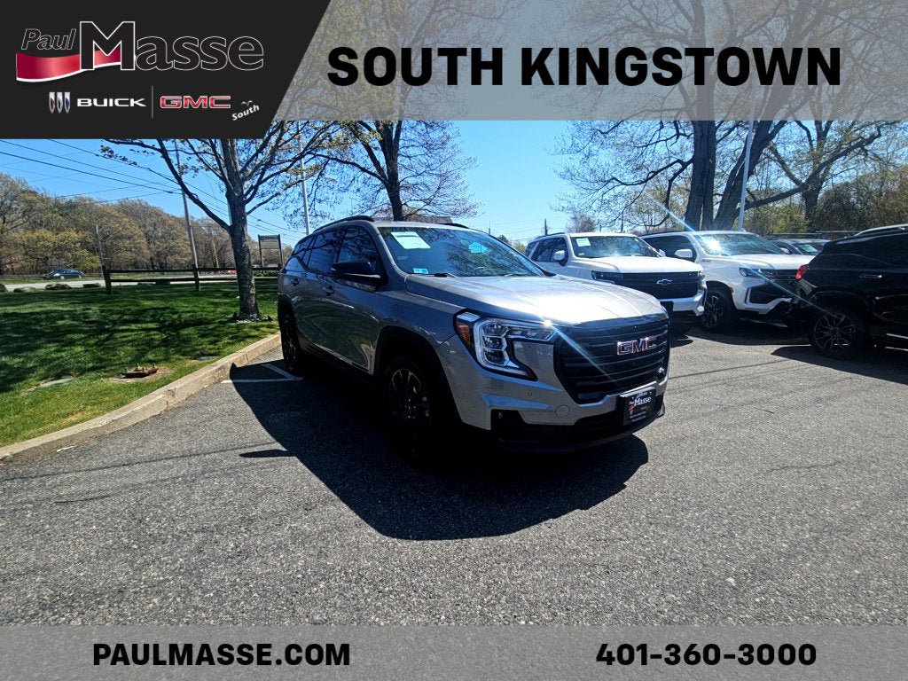 Used 2023 GMC Terrain SLT w/ Infotainment Package II AWD/4WD image 8