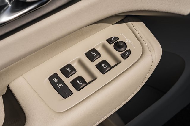 New 2026 Volvo XC60 B5 Ultra w/ Protection Package Premier image 38