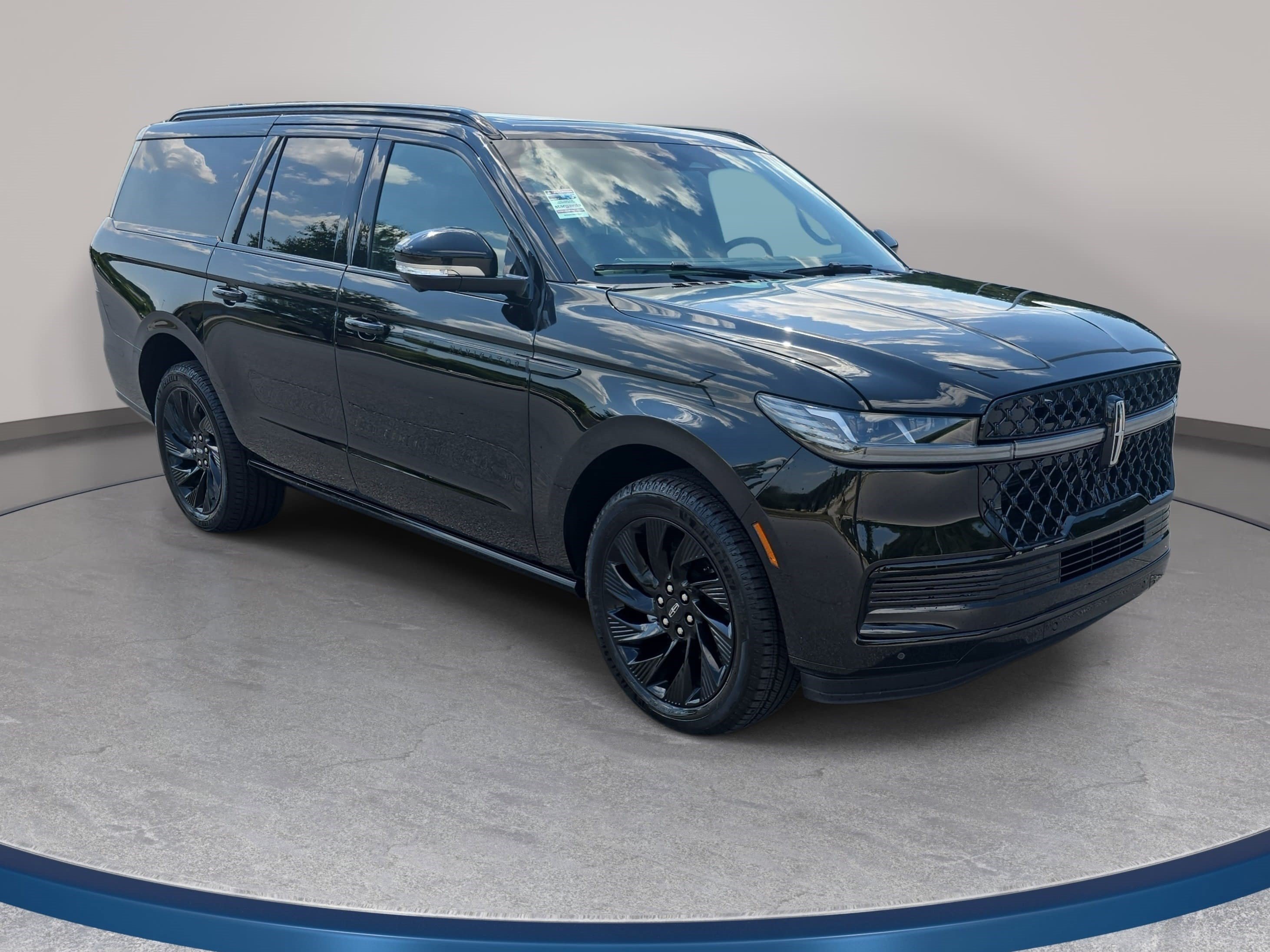 New 2026 Lincoln Navigator L Reserve w/ Jet Appearance Package AWD/4WD image 3