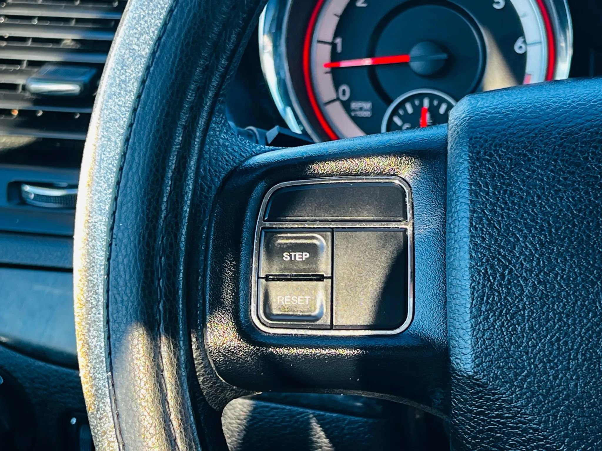 Used 2014 Dodge Grand Caravan SXT image 38