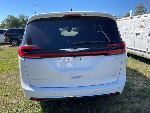 New 2026 Chrysler Pacifica Select image 7