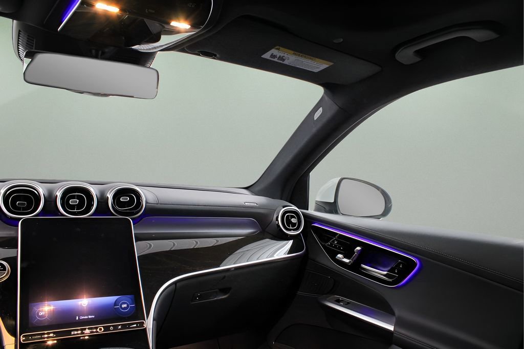 Used 2024 Mercedes-Benz GLC 300 4MATIC image 15