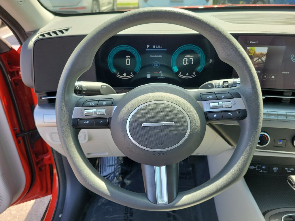 Used 2025 Hyundai Kona SE FWD image 25