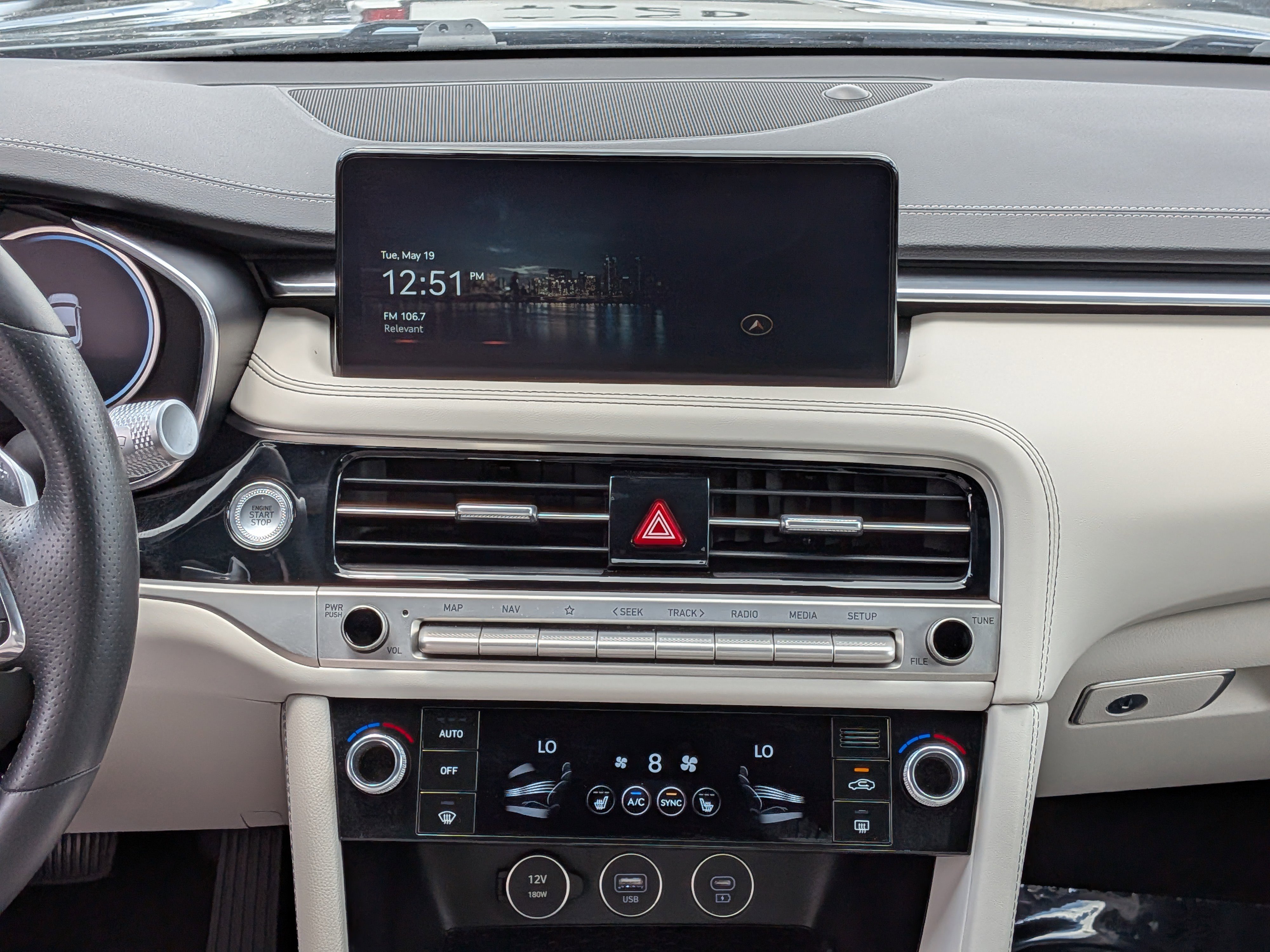 Used 2025 Genesis G70 2.5T RWD image 19