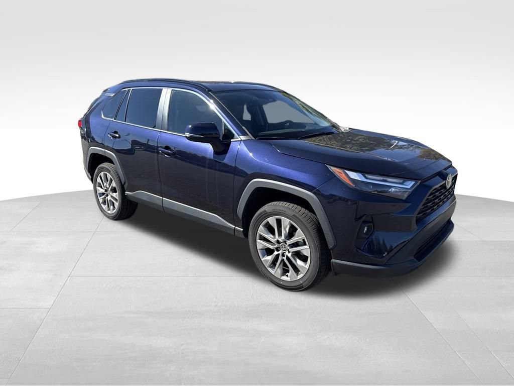 Used 2023 Toyota RAV4 XLE Premium image 8