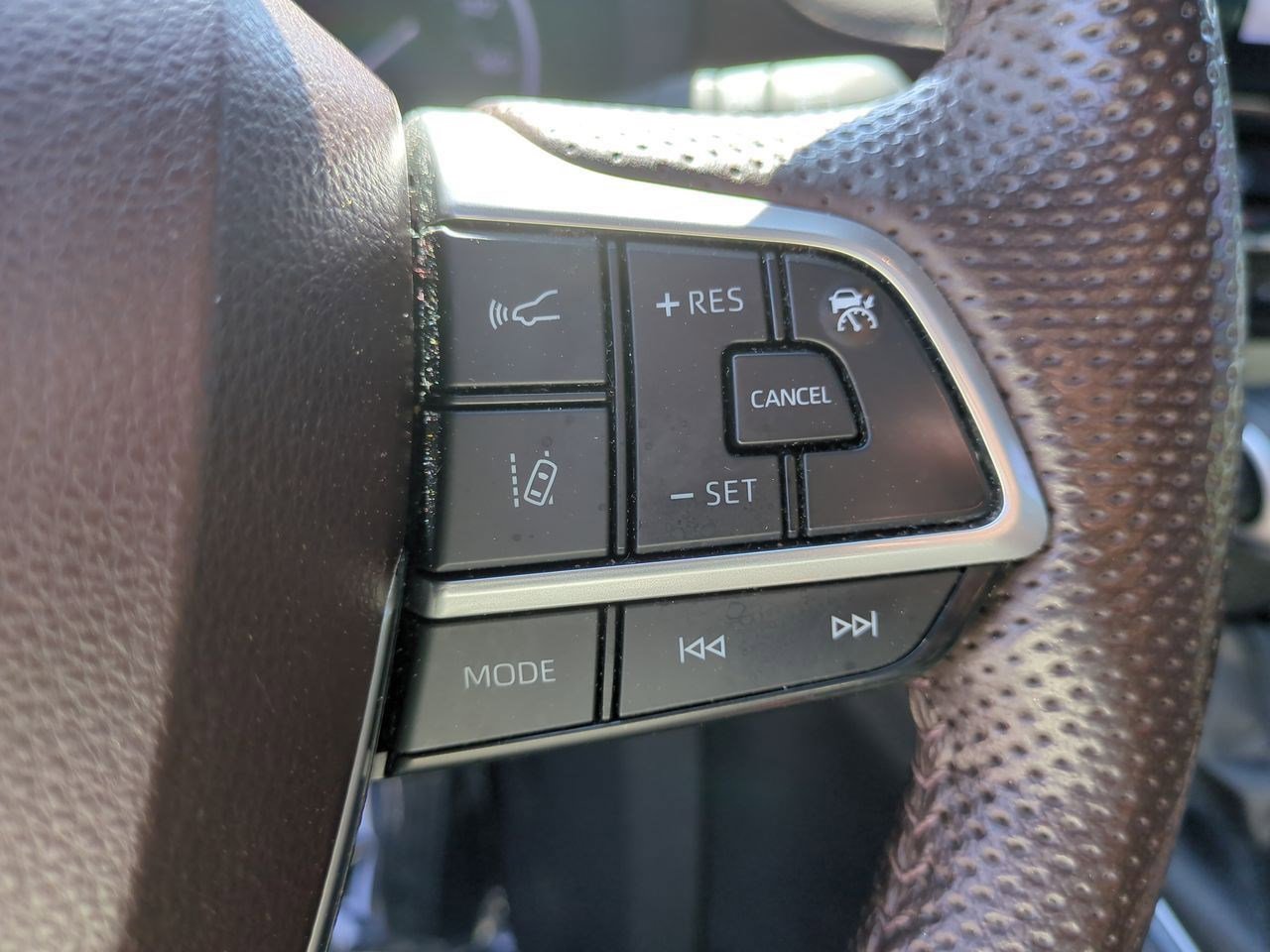 Used 2022 Toyota Sienna Platinum image 22