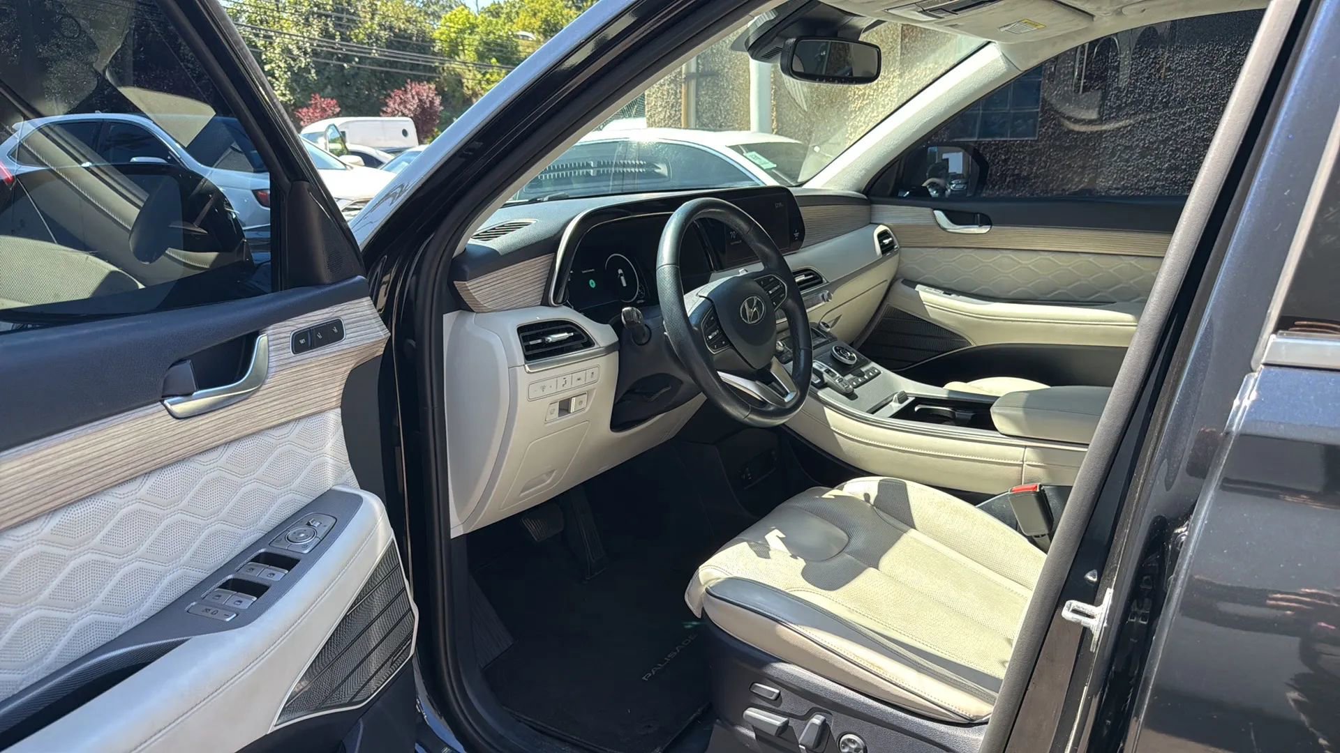 Used 2022 Hyundai Palisade Calligraphy image 23