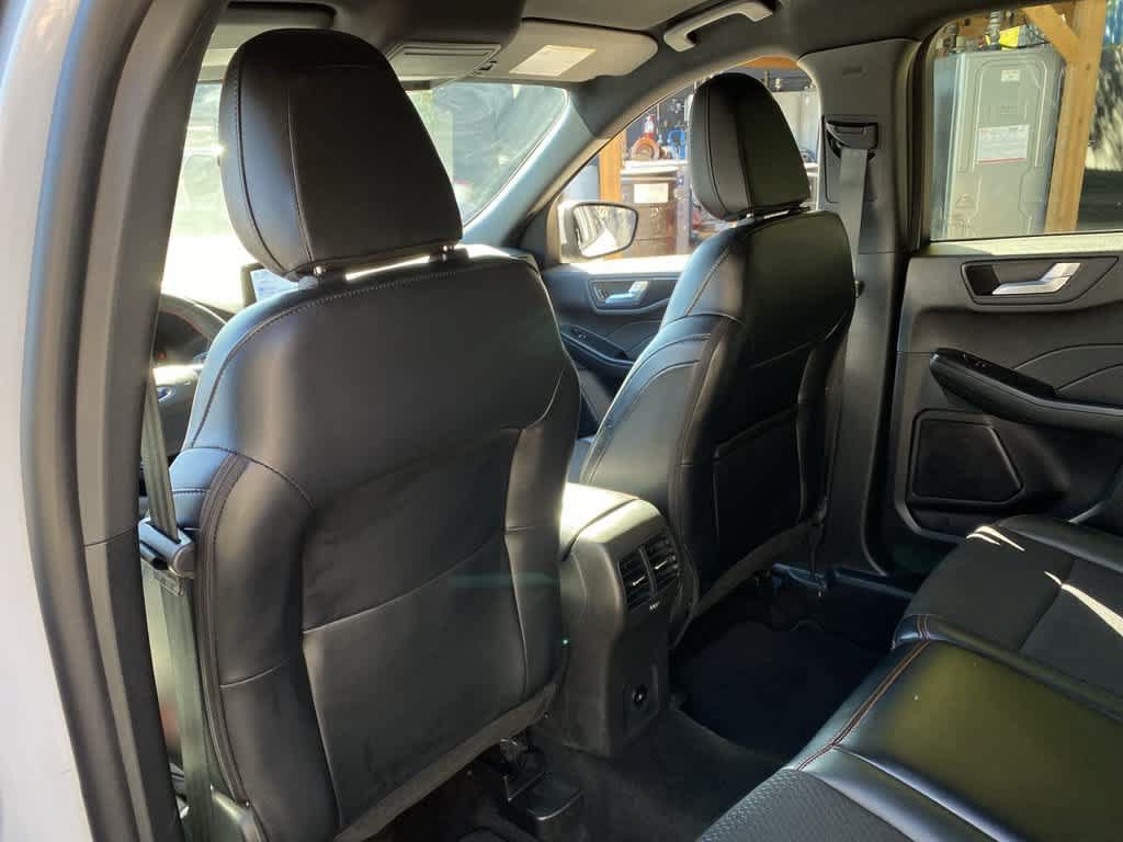Used 2025 Ford Escape ST-Line Select AWD/4WD image 14