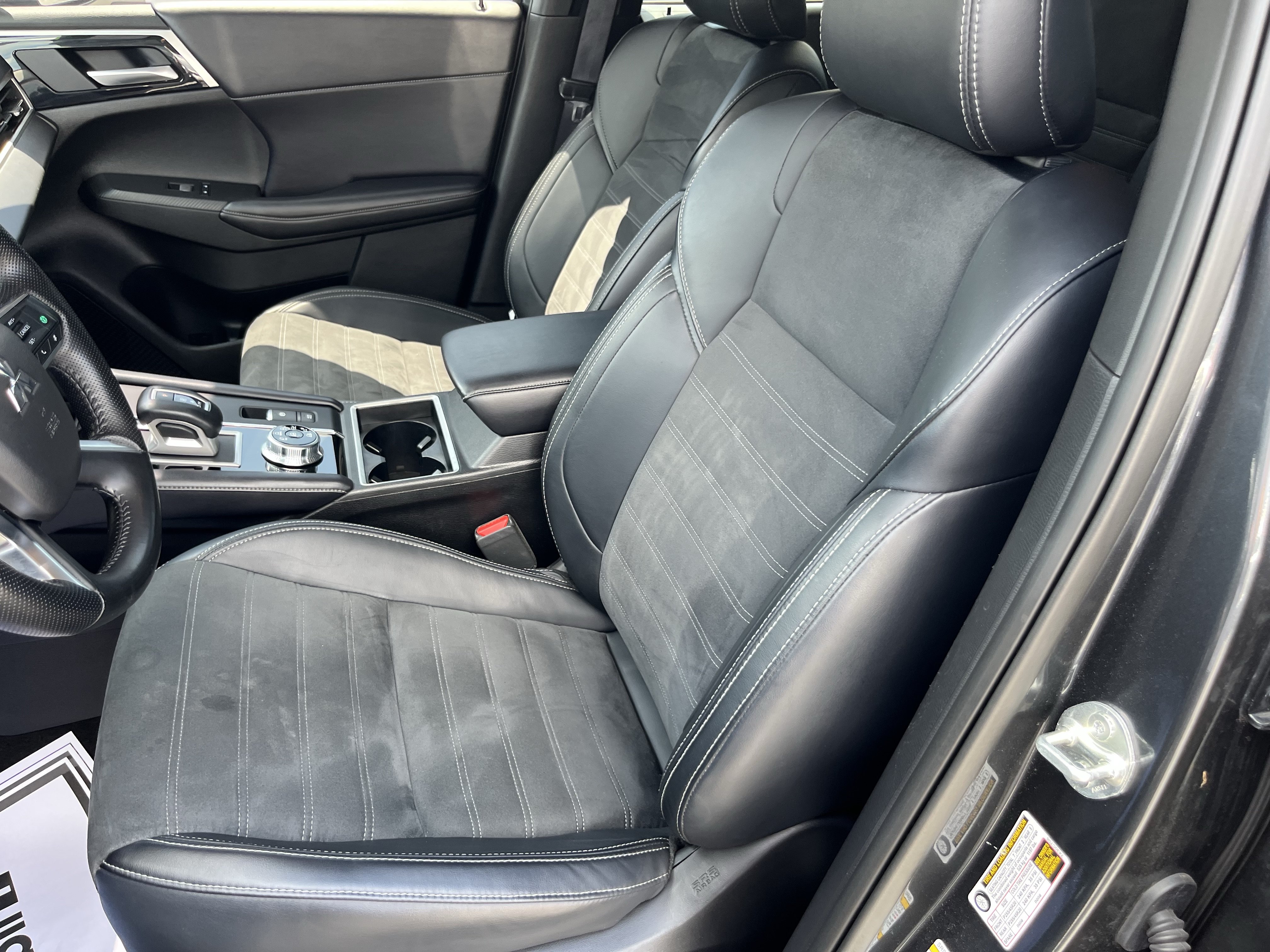 Used 2024 Mitsubishi Outlander SE AWD/4WD image 15