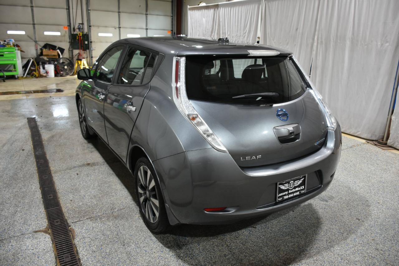 Used 2015 Nissan Leaf SV FWD image 4