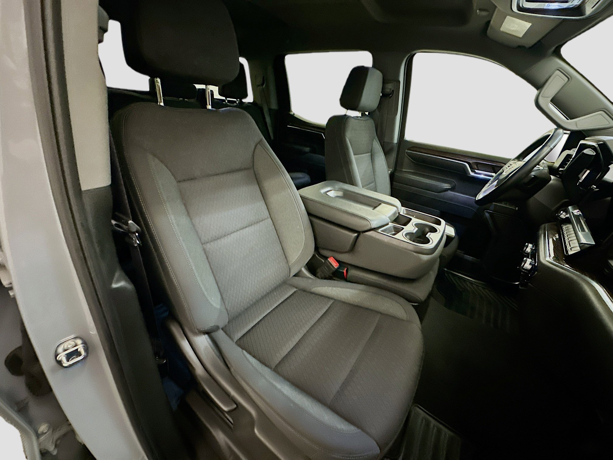 Used 2024 GMC Sierra 1500 SLE image 32