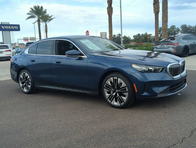 Used 2026 BMW 530i w/ Premium Package RWD image 4