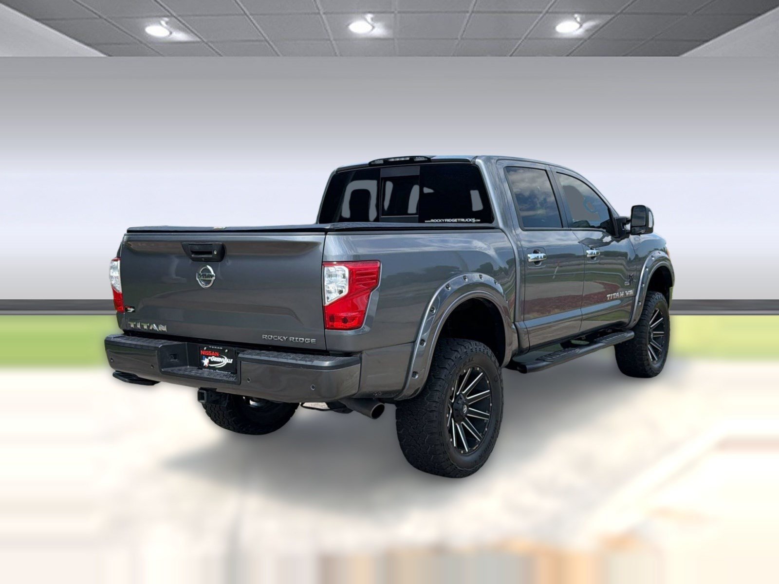 Used 2020 Nissan Titan SV w/ SV Convenience Package AWD/4WD image 9