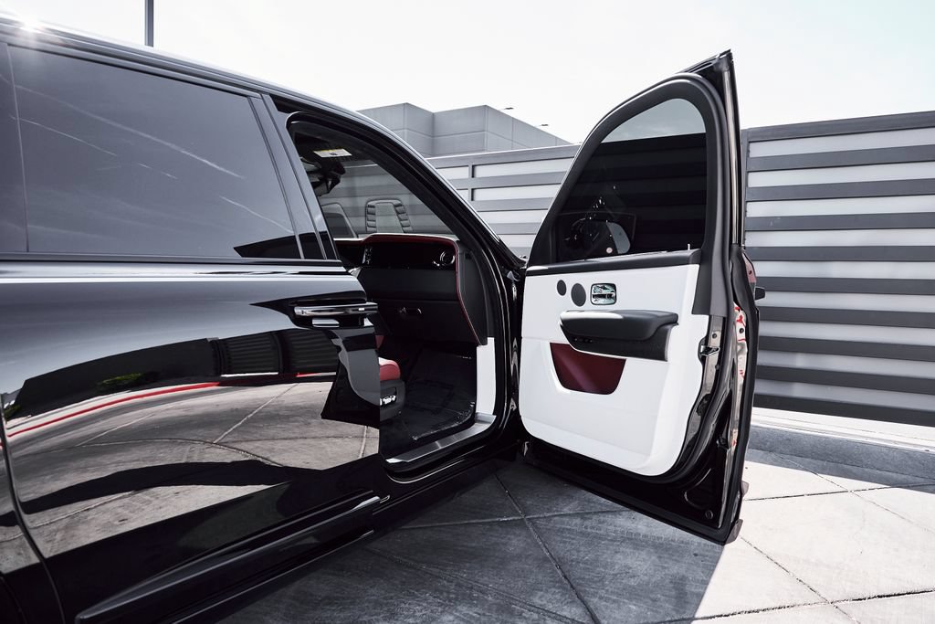 Used 2026 Rolls-Royce Cullinan AWD/4WD image 23