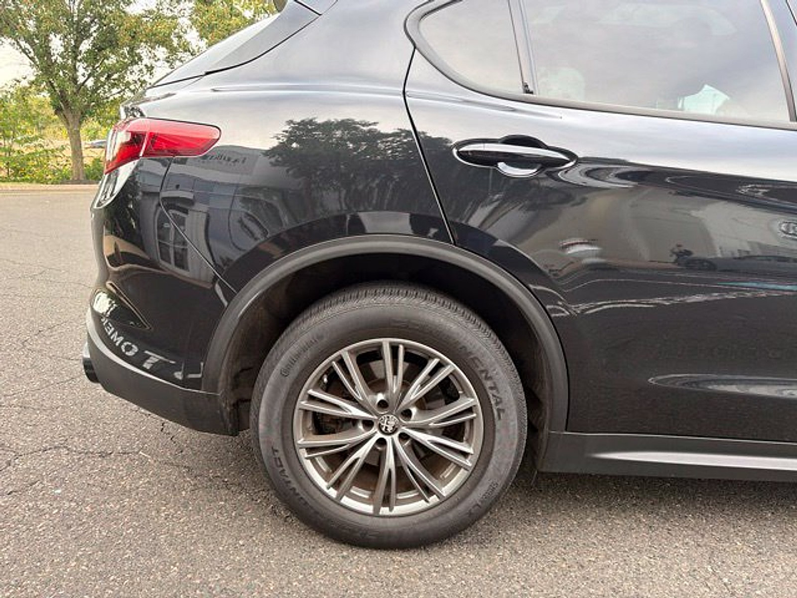 Used 2023 Alfa Romeo Stelvio Sprint AWD/4WD image 6
