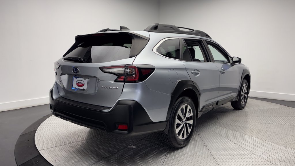 Used 2024 Subaru Outback Premium AWD/4WD image 39