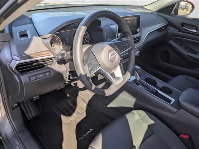 Used 2025 Nissan Altima 2.5 SV image 9