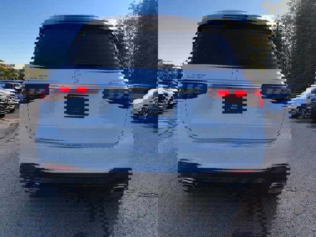 New 2026 Mercedes-Benz GLS 580 4MATIC image 5