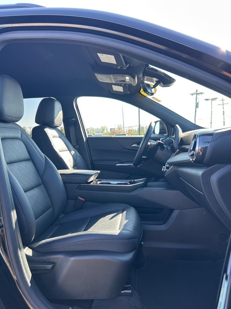 Used 2025 Chevrolet Equinox LT w/ Convenience Package II FWD image 64