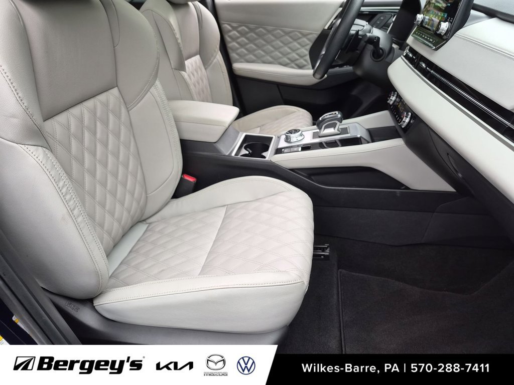 Used 2023 Mitsubishi Outlander SEL AWD/4WD image 36