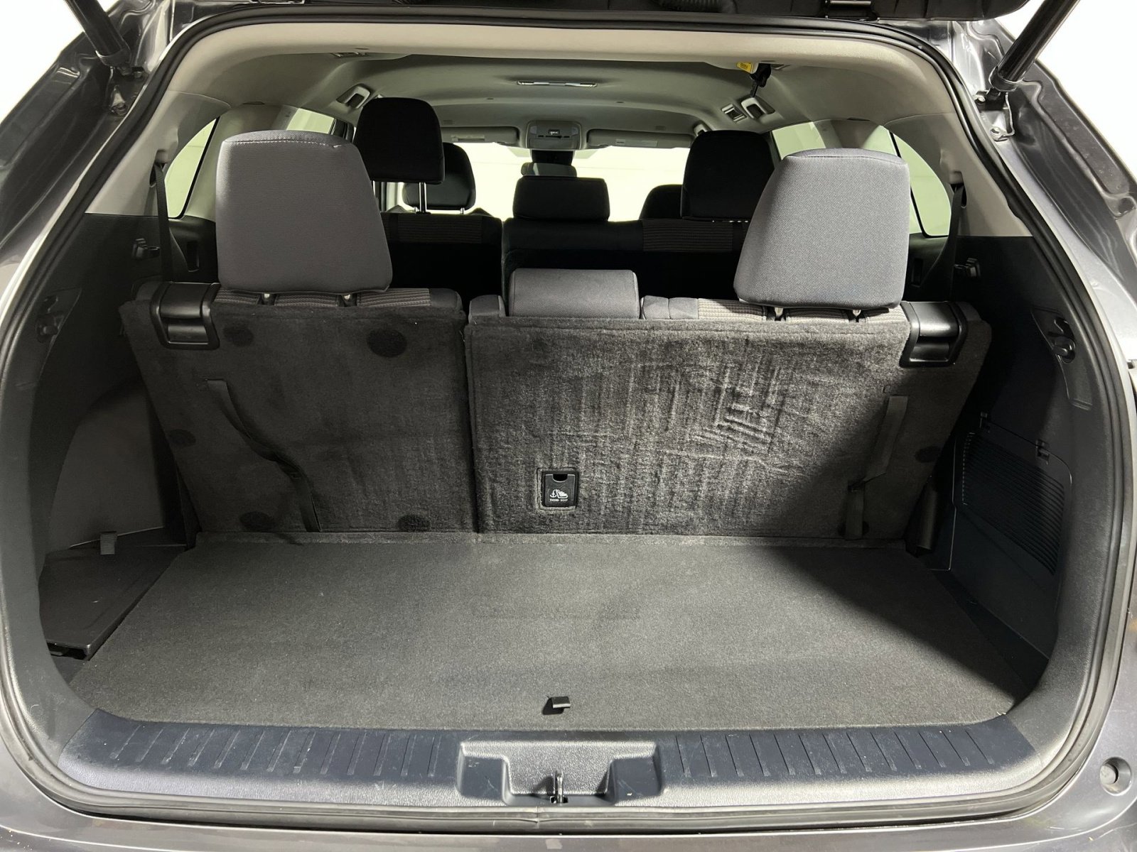 Used 2023 Toyota Highlander LE image 26