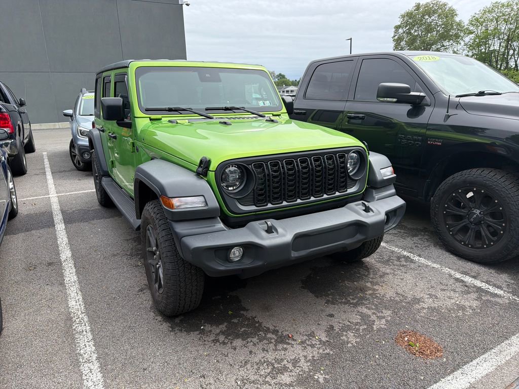Used 2025 Jeep Wrangler Unlimited Sport AWD/4WD image 4