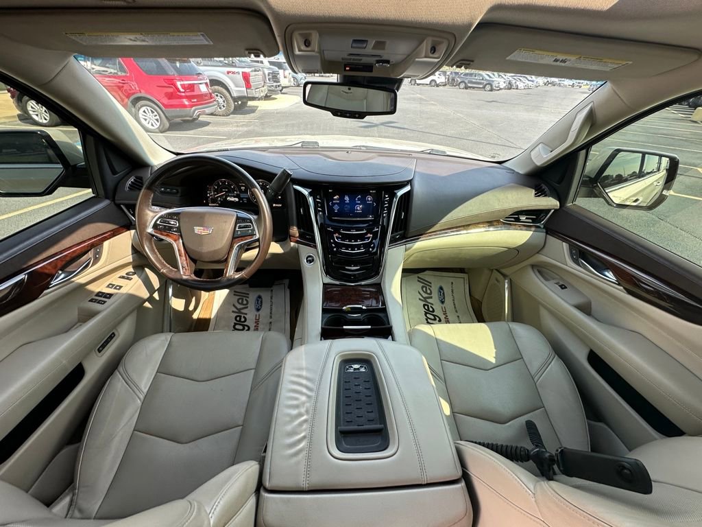 Used 2015 Cadillac Escalade Luxury image 5