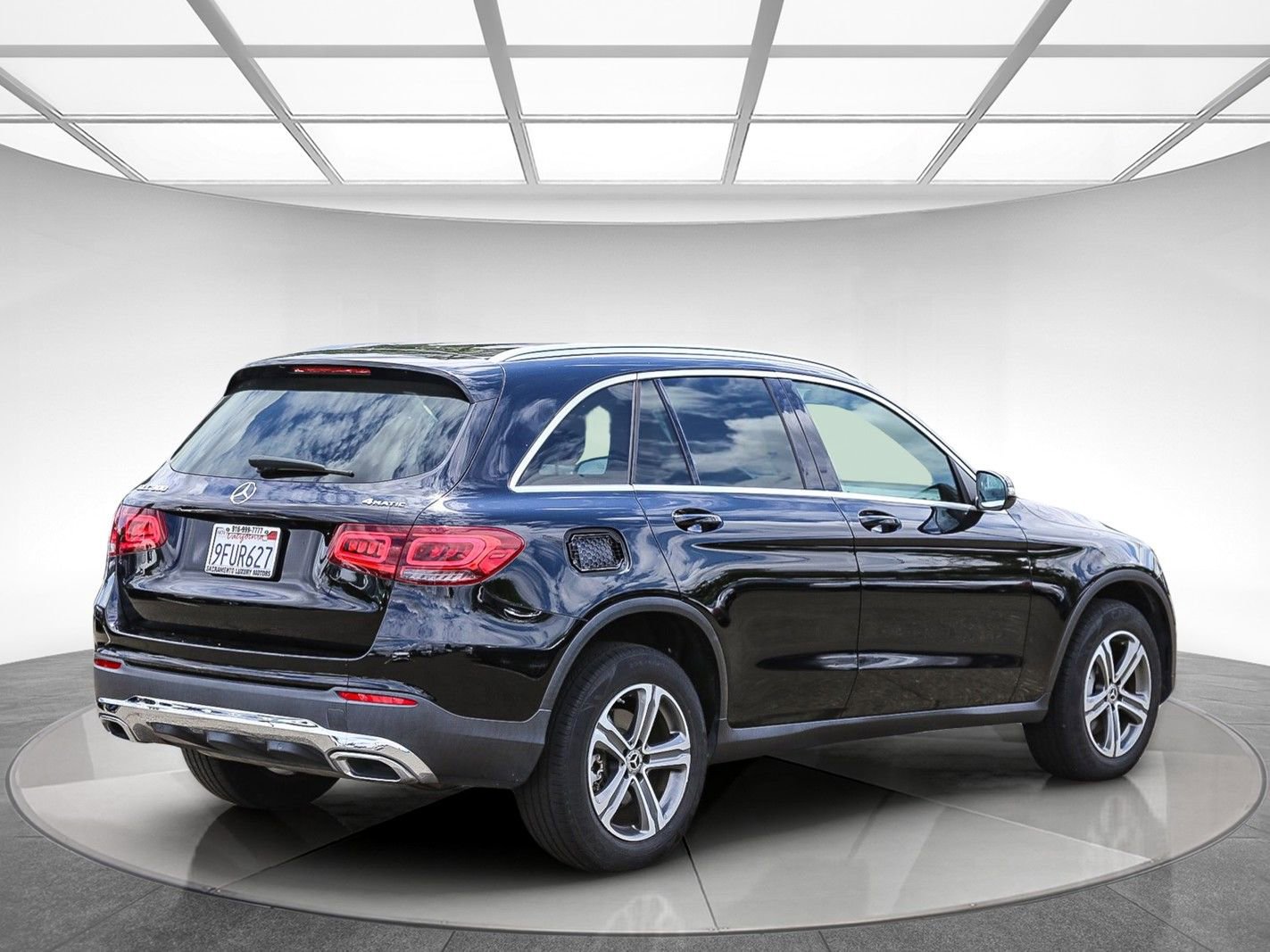 Used 2020 Mercedes-Benz GLC 300 4MATIC image 3