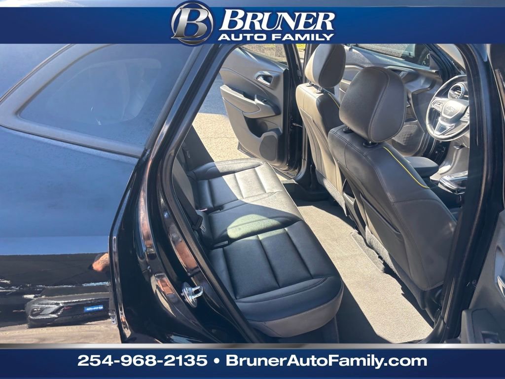 Used 2024 Chevrolet Trax ACTIV w/ Sunroof Package image 18