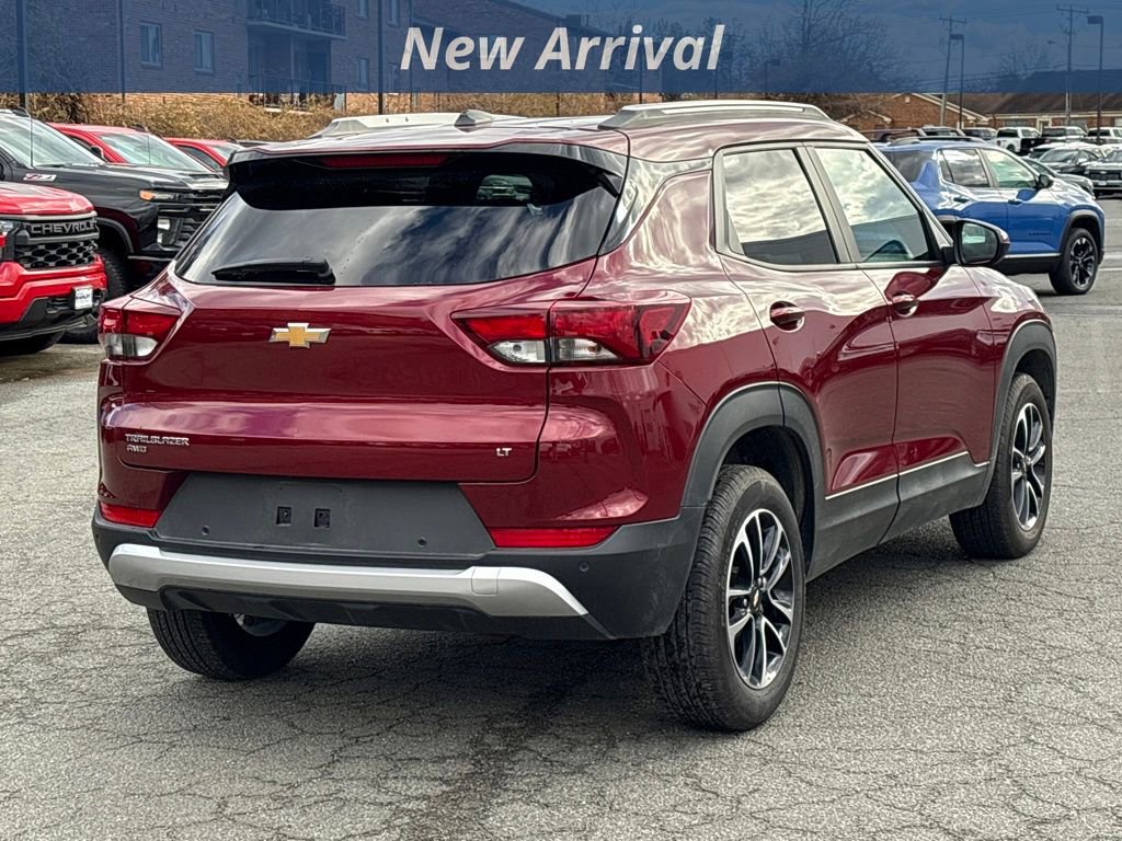 Certified 2025 Chevrolet TrailBlazer LT w/ Driver Confidence Package image 3
