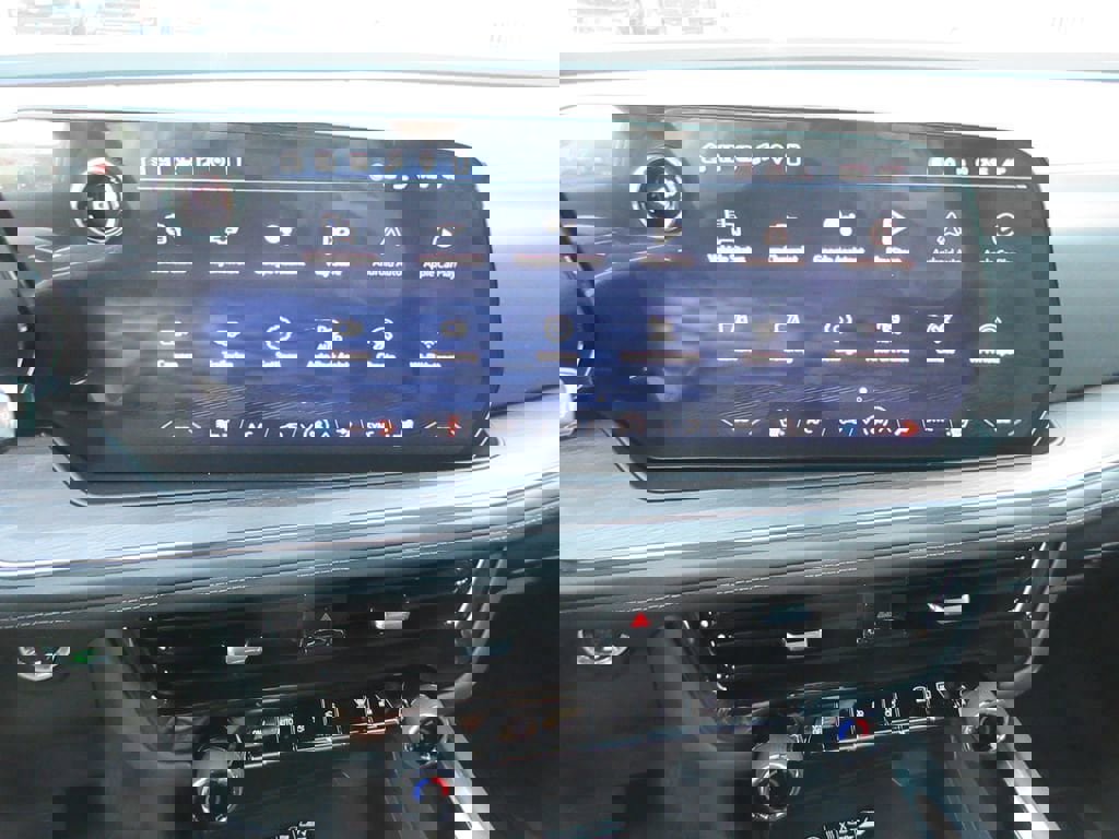 New 2026 Chevrolet Suburban LT image 33