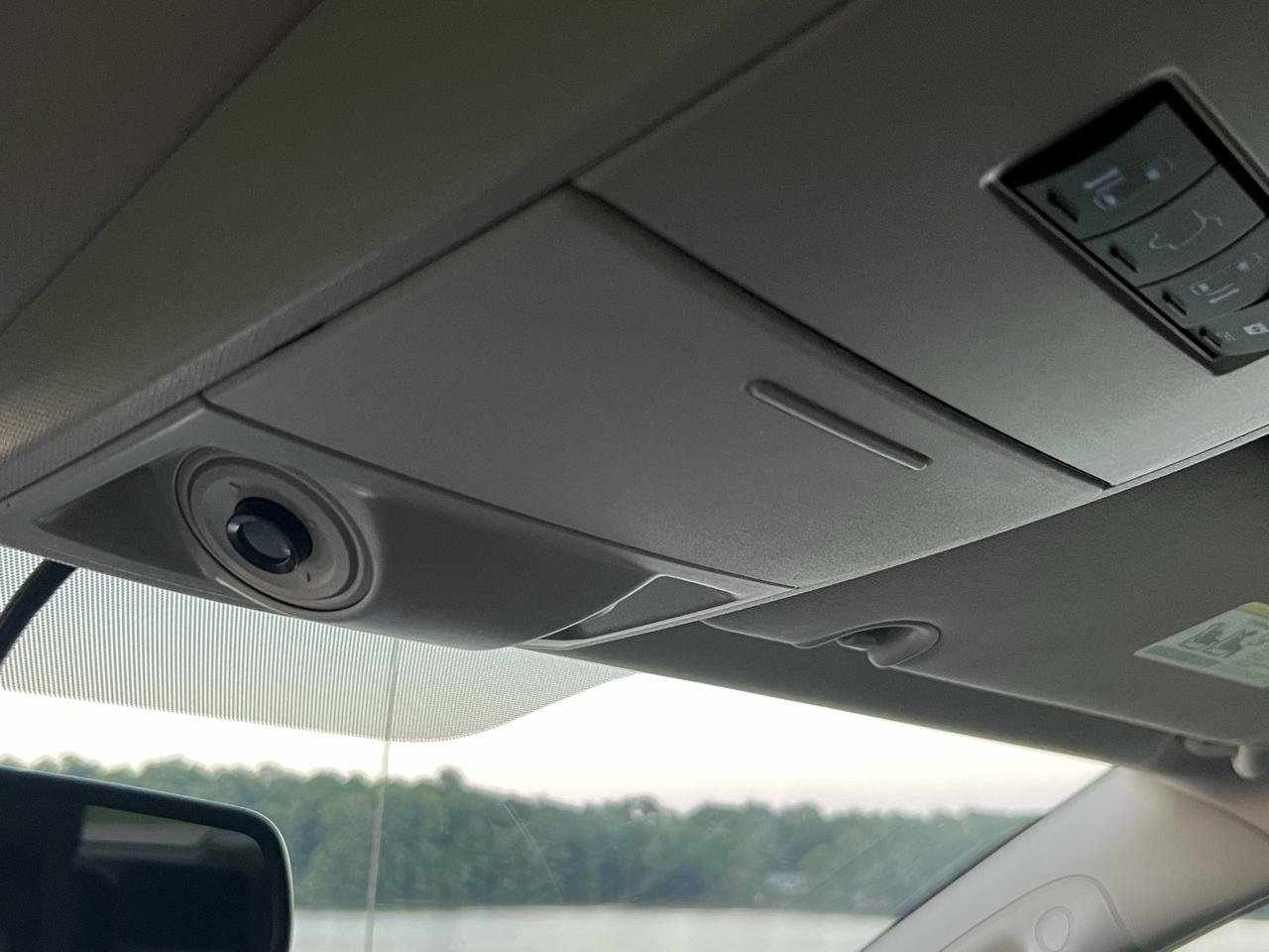 Used 2013 Chrysler Town & Country Touring FWD image 13
