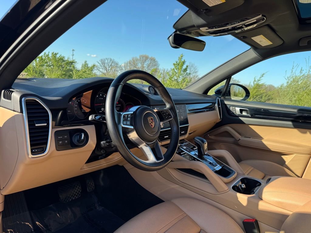Certified 2023 Porsche Cayenne AWD/4WD image 4