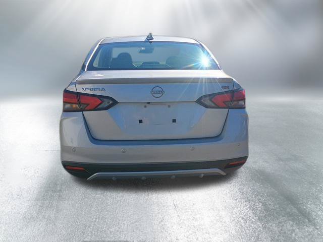 Used 2024 Nissan Versa SR FWD image 4