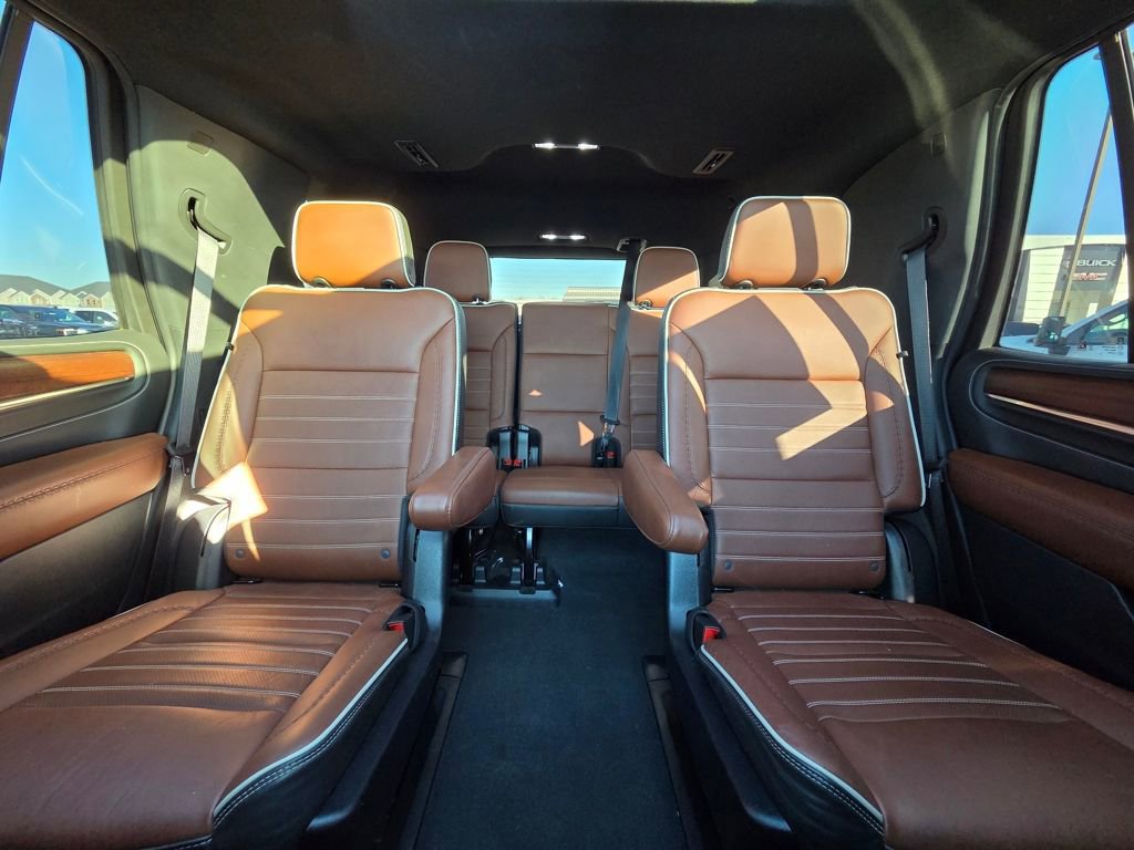 Used 2023 GMC Yukon Denali Ultimate image 31