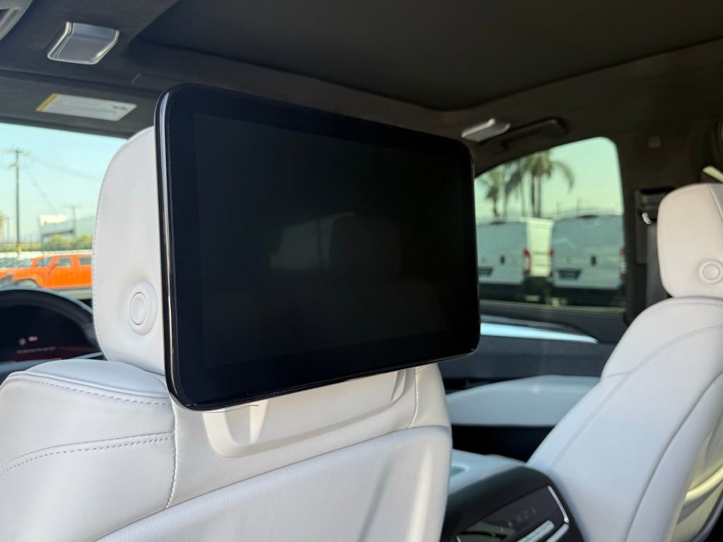 Used 2025 Cadillac Escalade V image 32