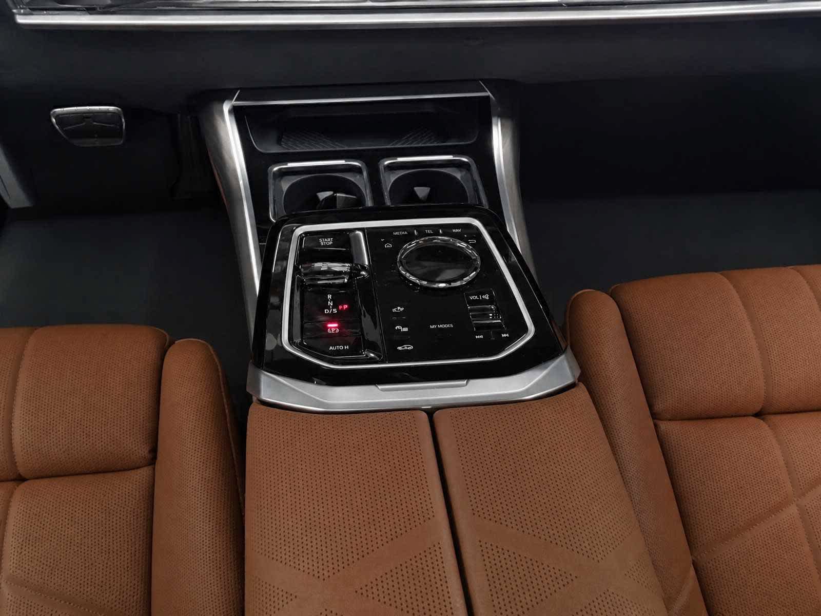 New 2026 BMW 750e xDrive AWD/4WD image 13