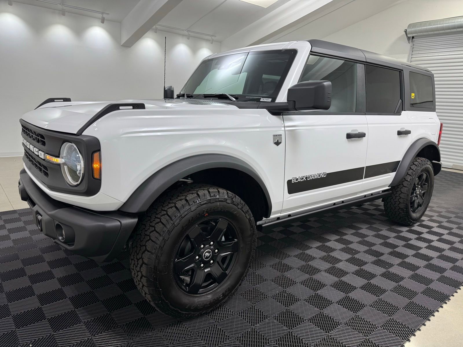 New 2025 Ford Bronco Big Bend w/ Black Diamond Package image 3