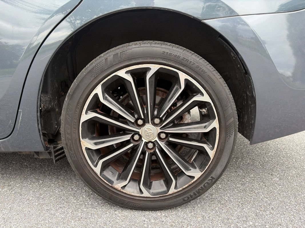 Used 2015 Toyota Corolla S FWD image 29