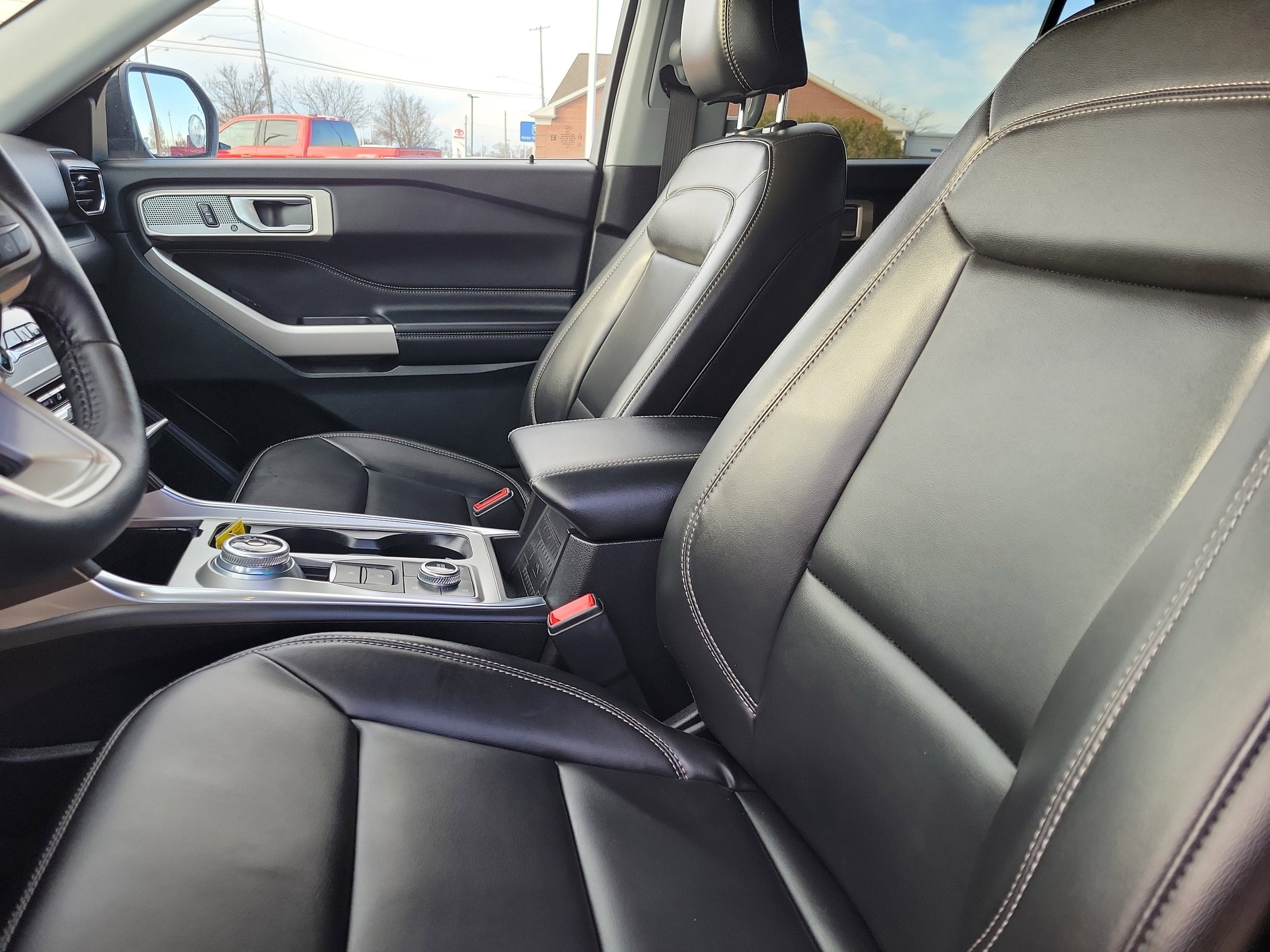 Used 2023 Ford Explorer XLT w/ Equipment Group 202A image 20