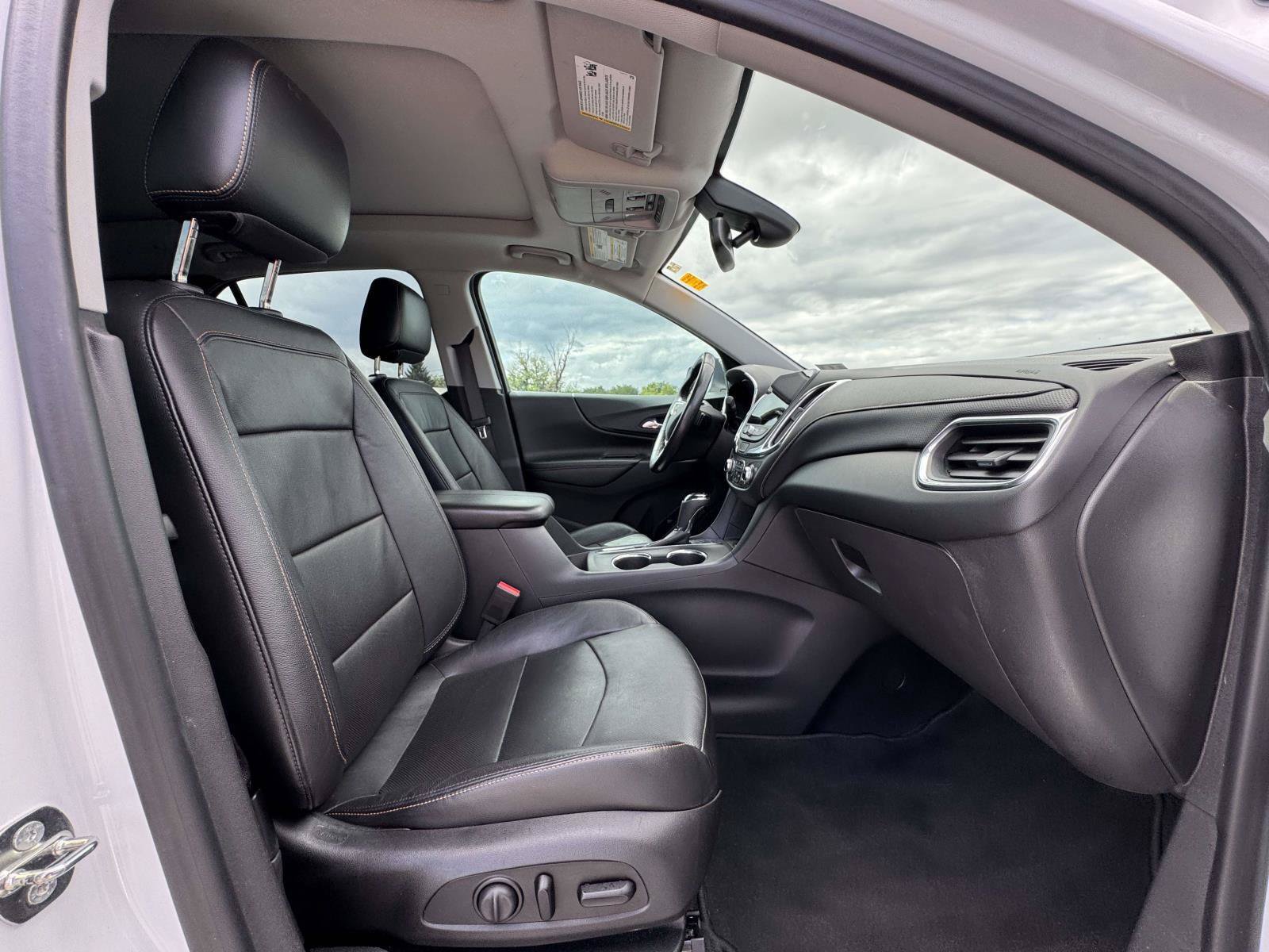 Used 2020 Chevrolet Equinox Premier AWD/4WD image 21