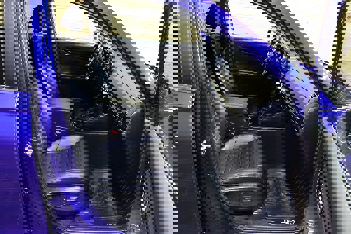 Used 2025 Honda CR-V EX-L image 60