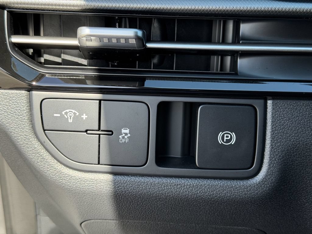 New 2026 Kia Sportage LX FWD image 21